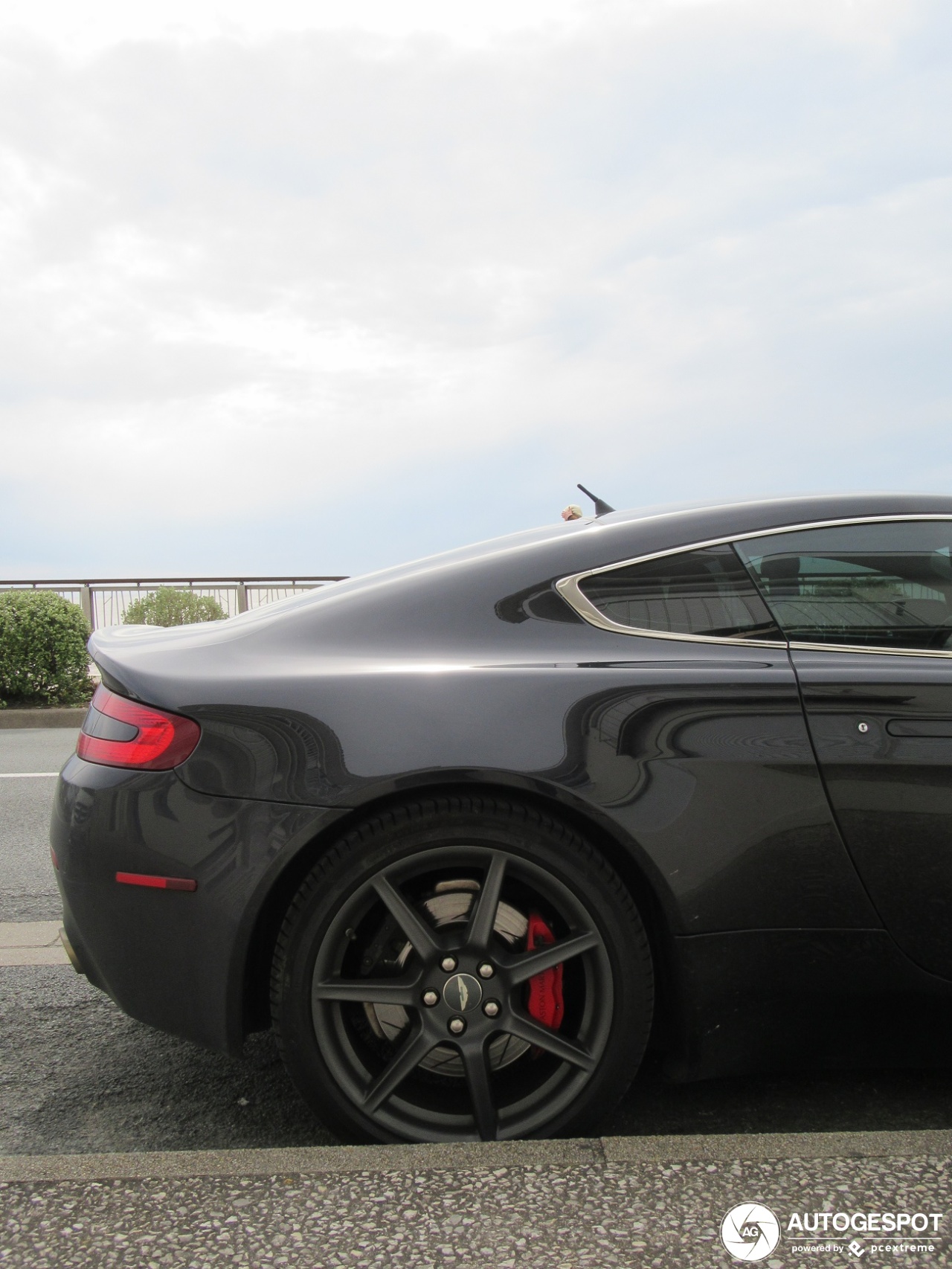 Aston Martin V8 Vantage