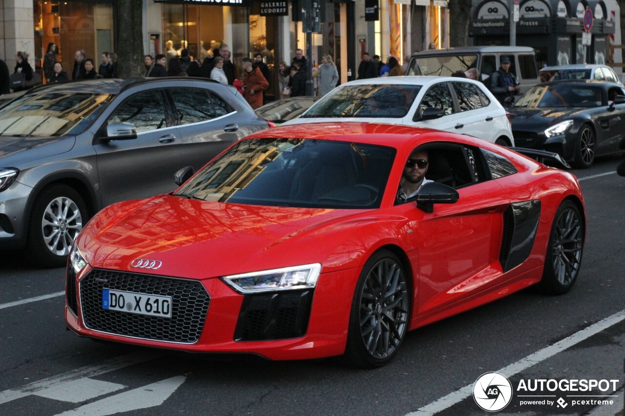 Audi R8 V10 Plus 2015