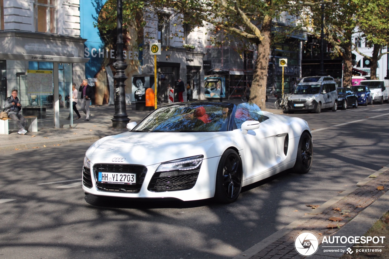 Audi R8 V8 Spyder 2013