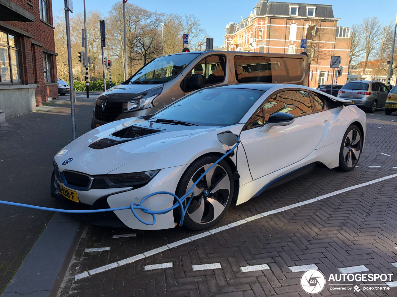 BMW i8