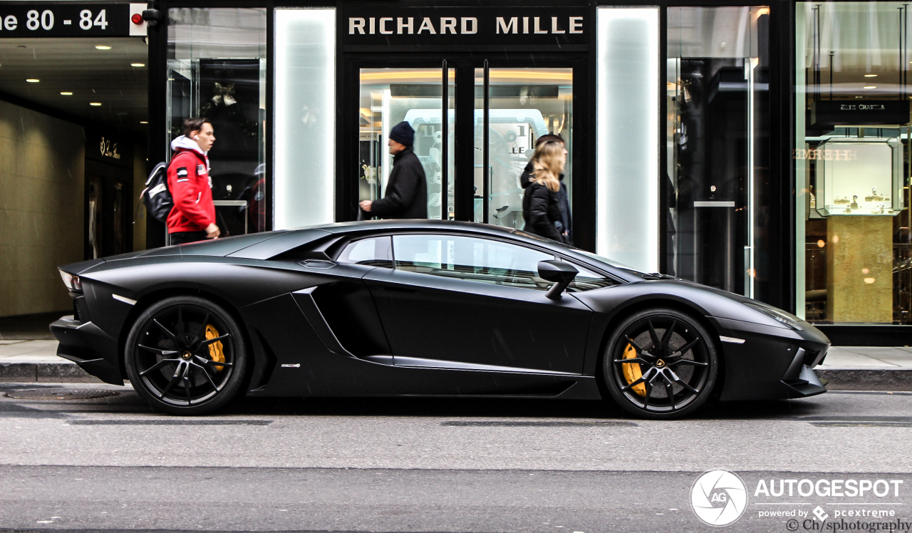 Lamborghini Aventador LP700-4