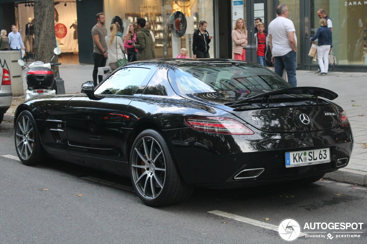 Mercedes-Benz SLS AMG