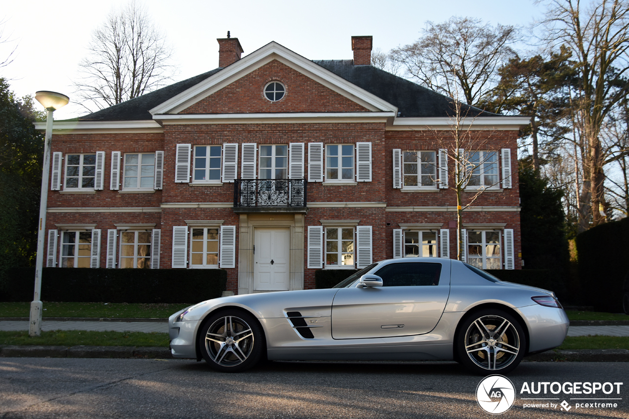 Mercedes-Benz SLS AMG