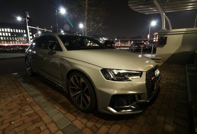 Audi RS4 Avant B9