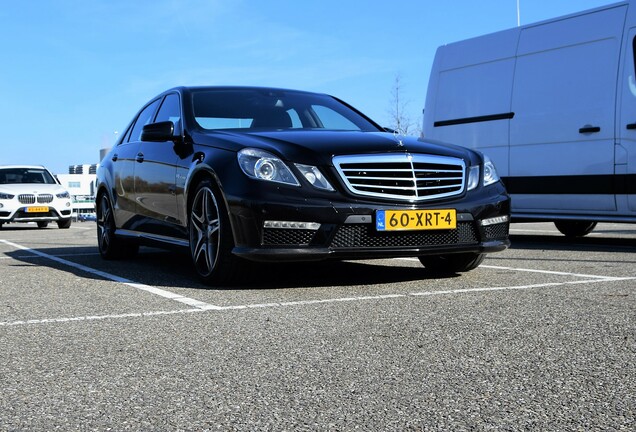 Mercedes-Benz E 63 AMG W212 V8 Biturbo