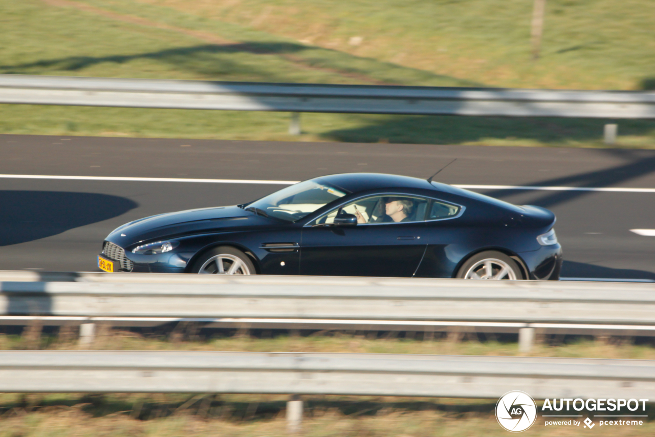 Aston Martin V8 Vantage