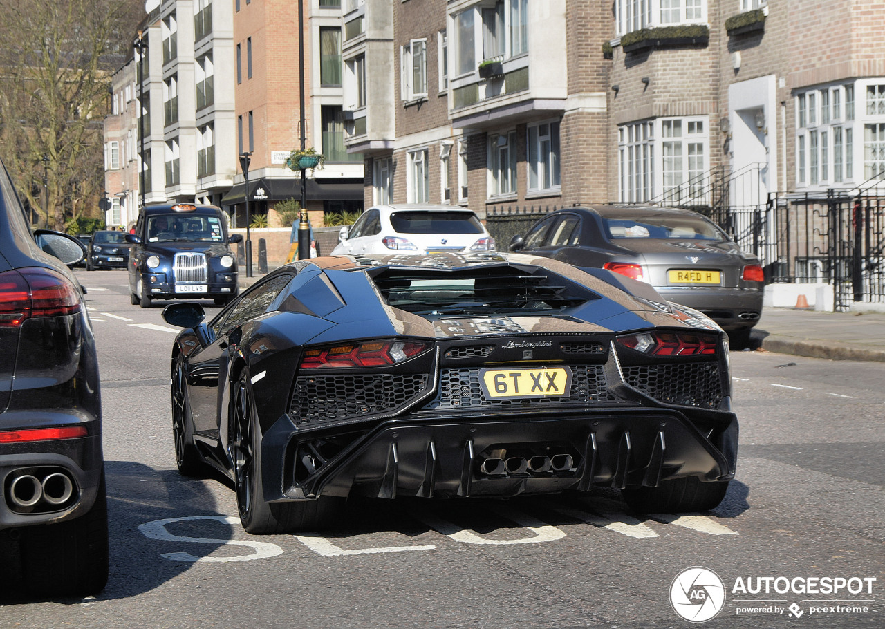 Lamborghini Aventador LP700-4