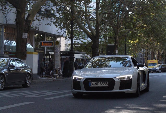 Audi R8 V10 Plus 2015