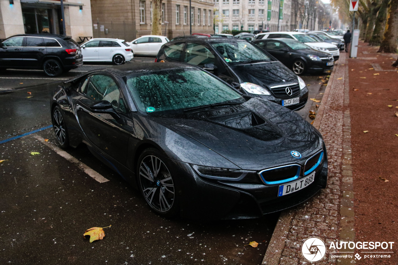 BMW i8