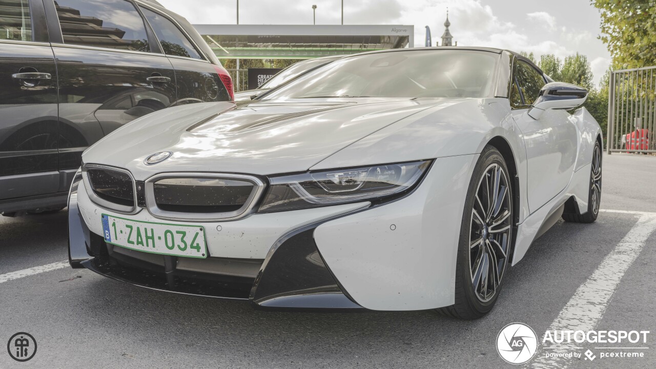 BMW i8 Roadster