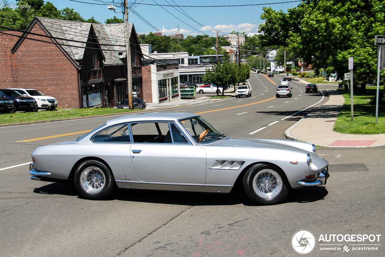 Ferrari 330 GT 2+2 Series II