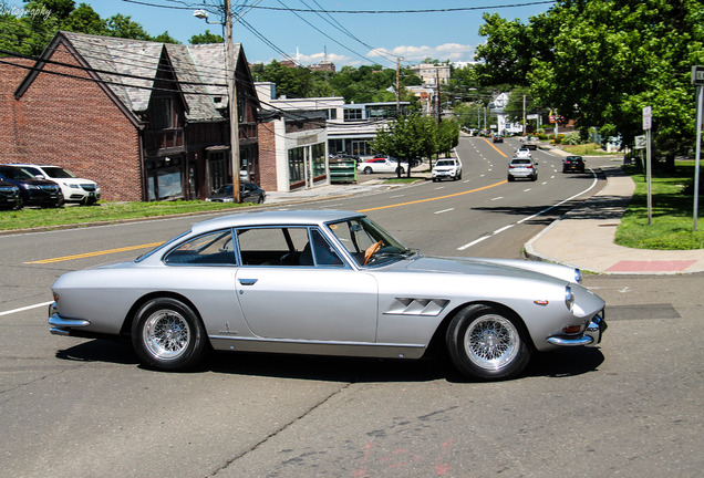 Ferrari 330 GT 2+2 Series II