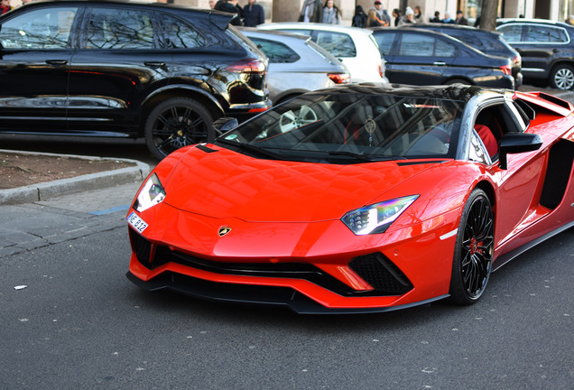 Lamborghini Aventador S LP740-4 Roadster