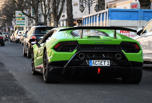 Lamborghini Huracán LP640-4 Performante