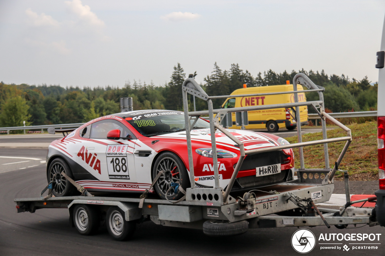 Aston Martin V8 Vantage GT4