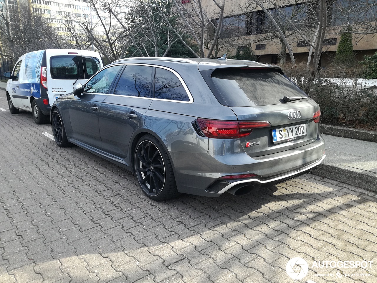 Audi RS4 Avant B9