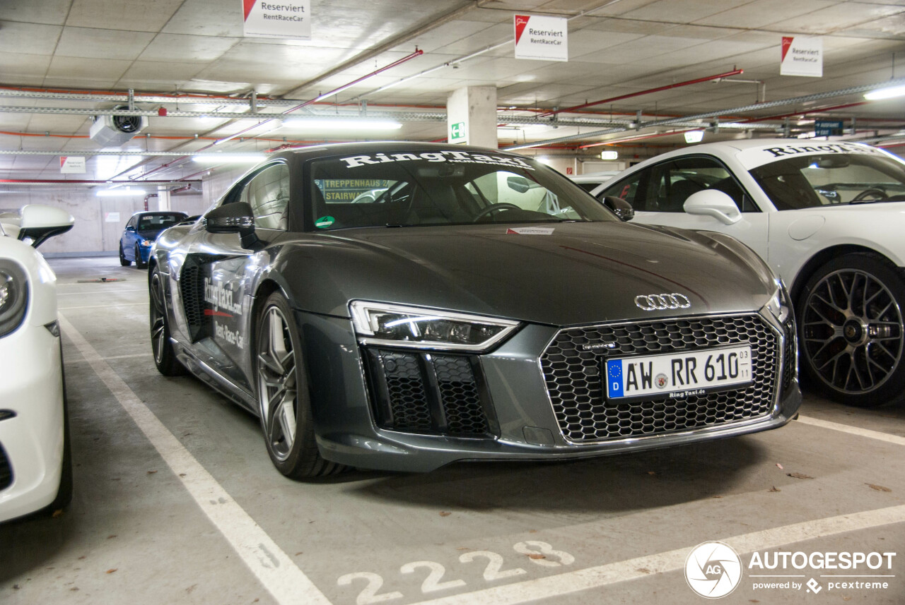 Audi R8 V10 Plus 2015