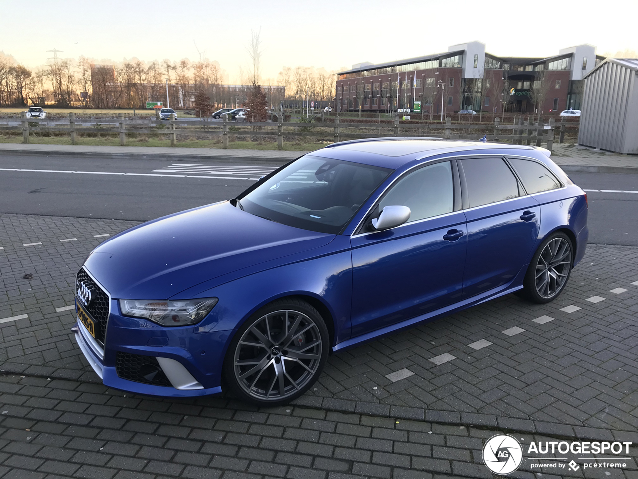 Audi RS6 Avant C7 2015