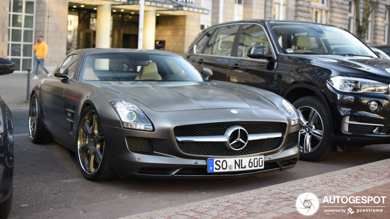 Mercedes-Benz SLS AMG