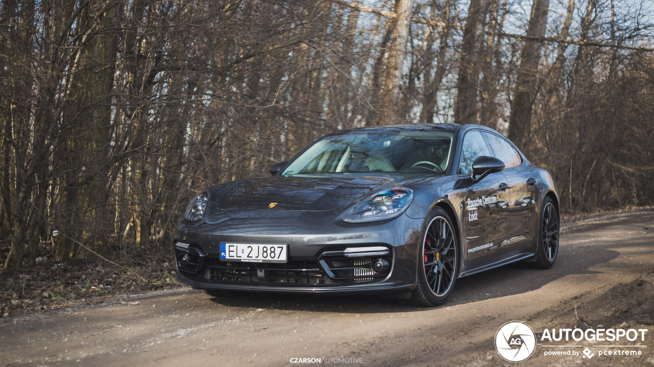 Porsche 971 Panamera Turbo