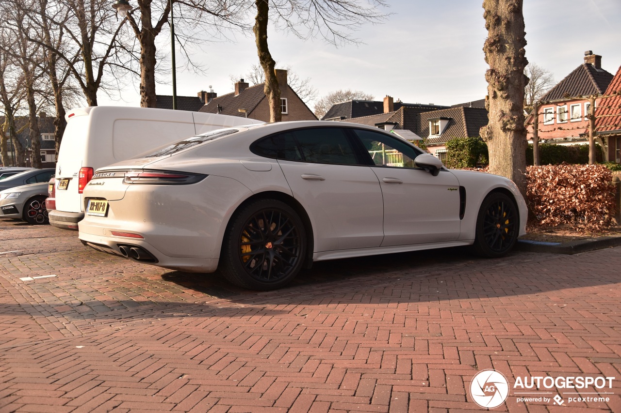 Porsche 971 Panamera Turbo S E-Hybrid