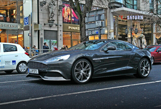 Aston Martin Vanquish 2013