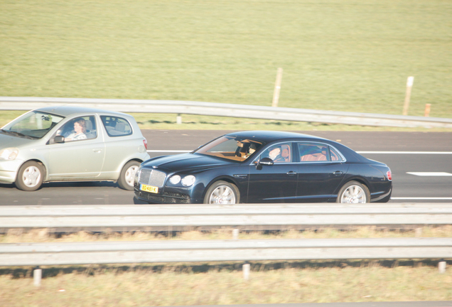 Bentley Flying Spur V8