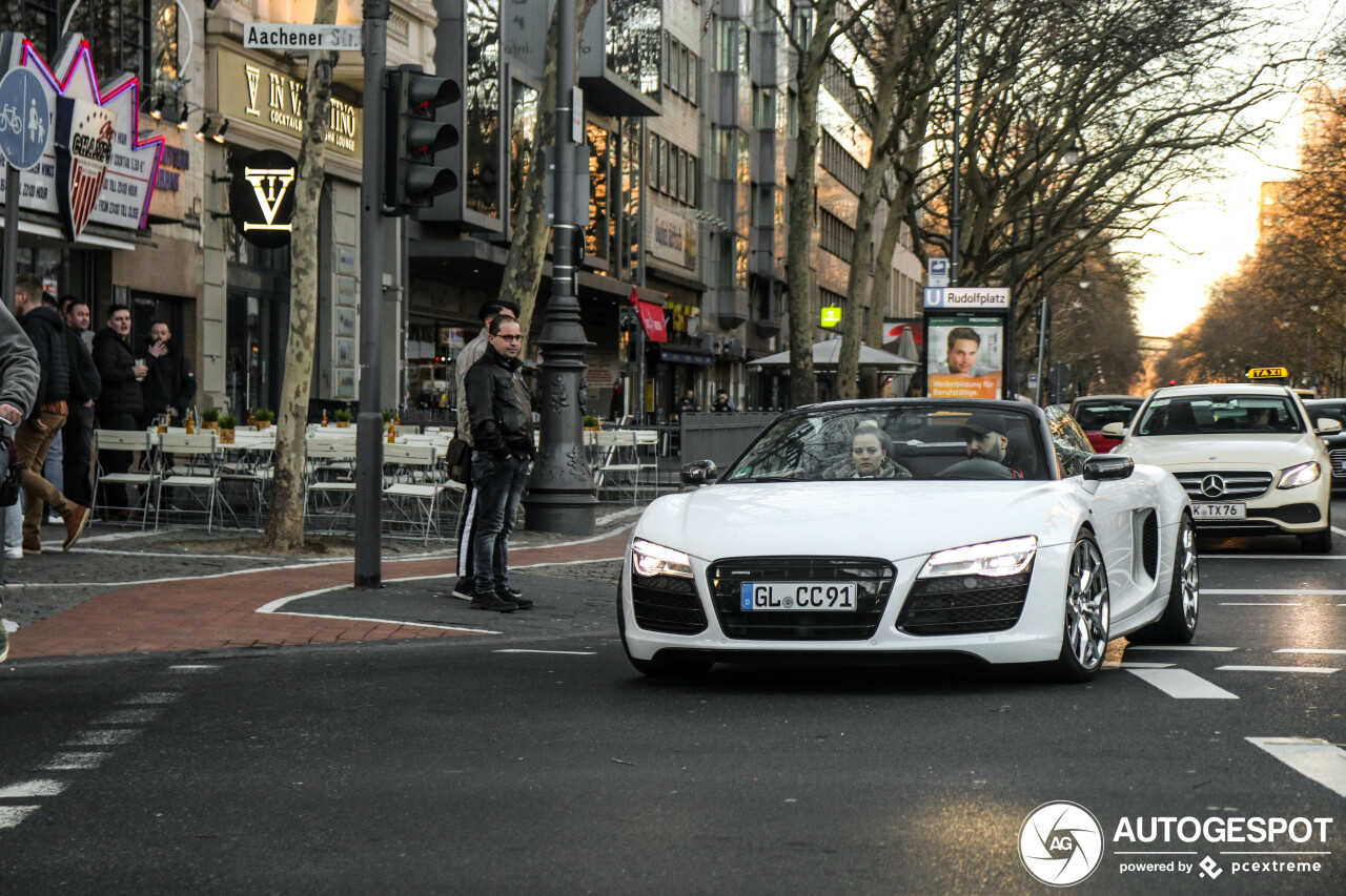 Audi R8 V10 Spyder 2013