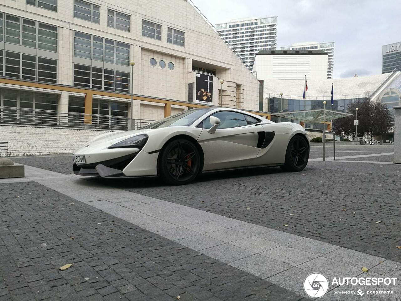 McLaren 570GT