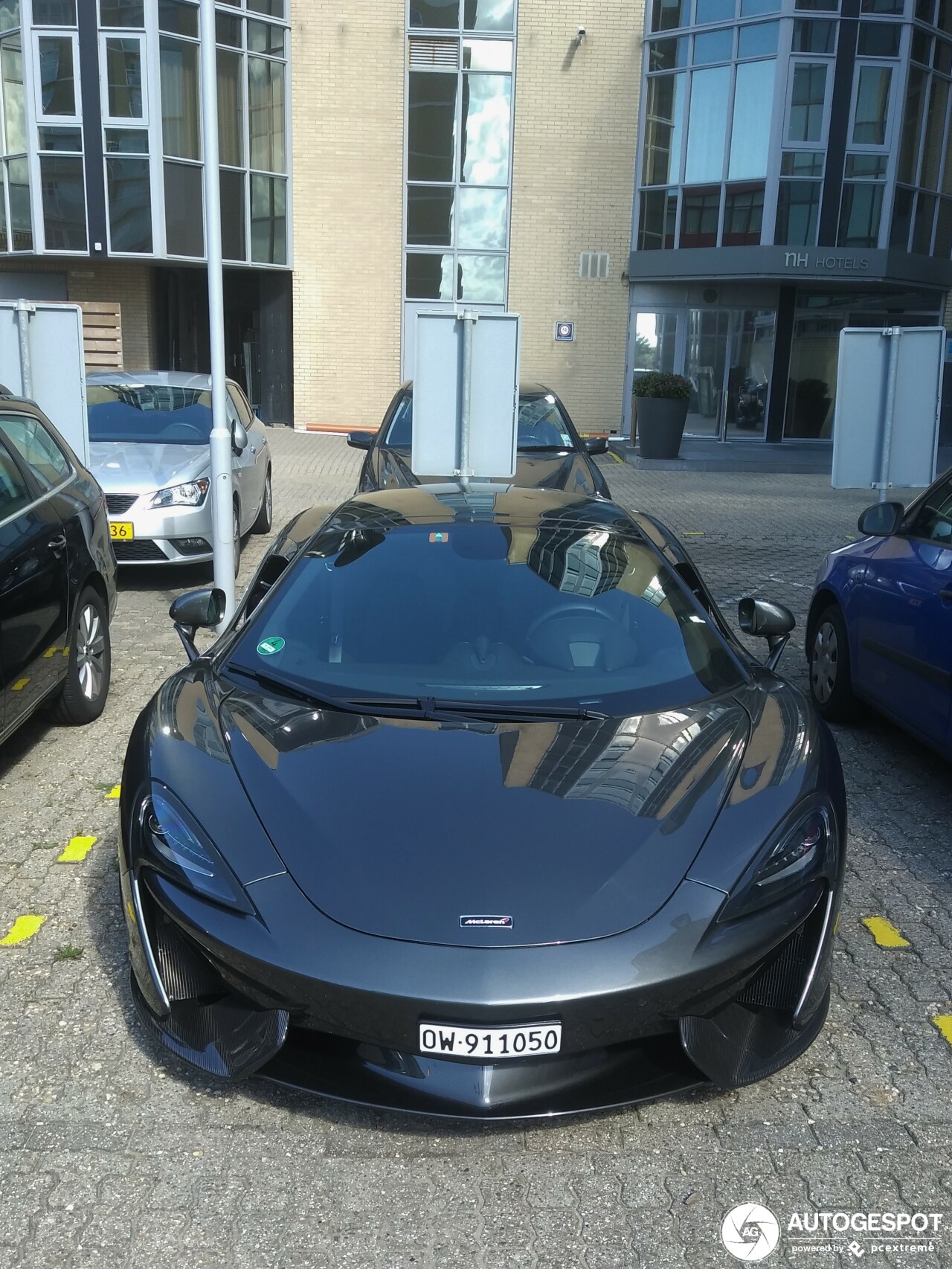 McLaren 570GT