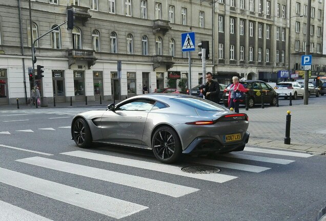 Aston Martin V8 Vantage 2018