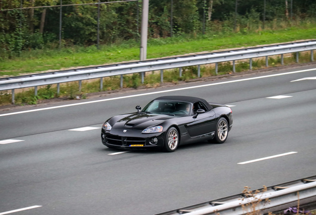 Dodge Viper SRT-10 Roadster 2003