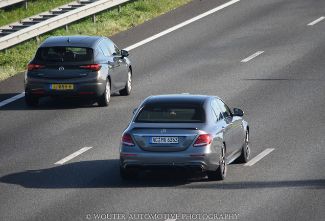 Mercedes-AMG E 63 S W213