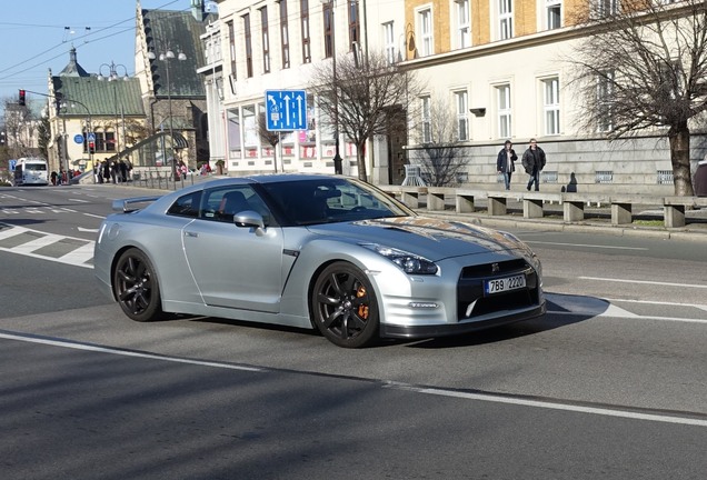 Nissan GT-R 2011