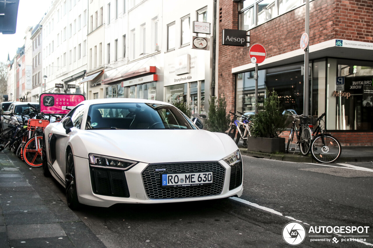 Audi R8 V10 Plus 2015