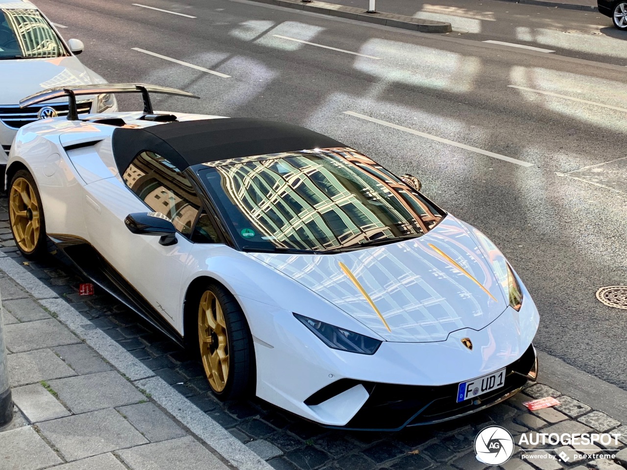 Lamborghini Huracán LP640-4 Performante Spyder