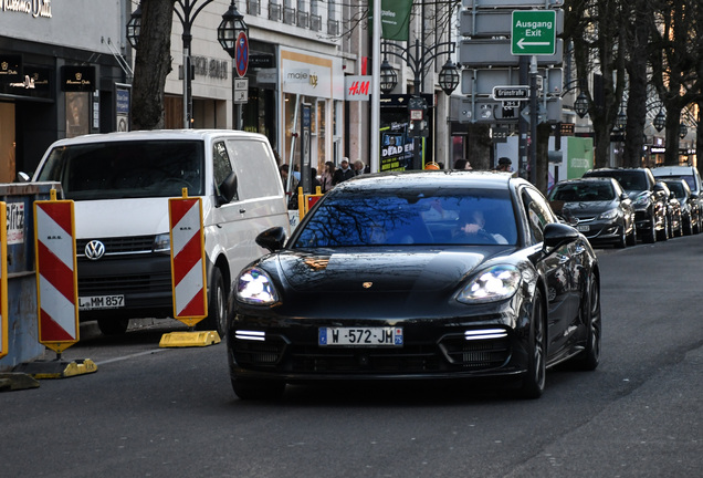 Porsche 971 Panamera Turbo