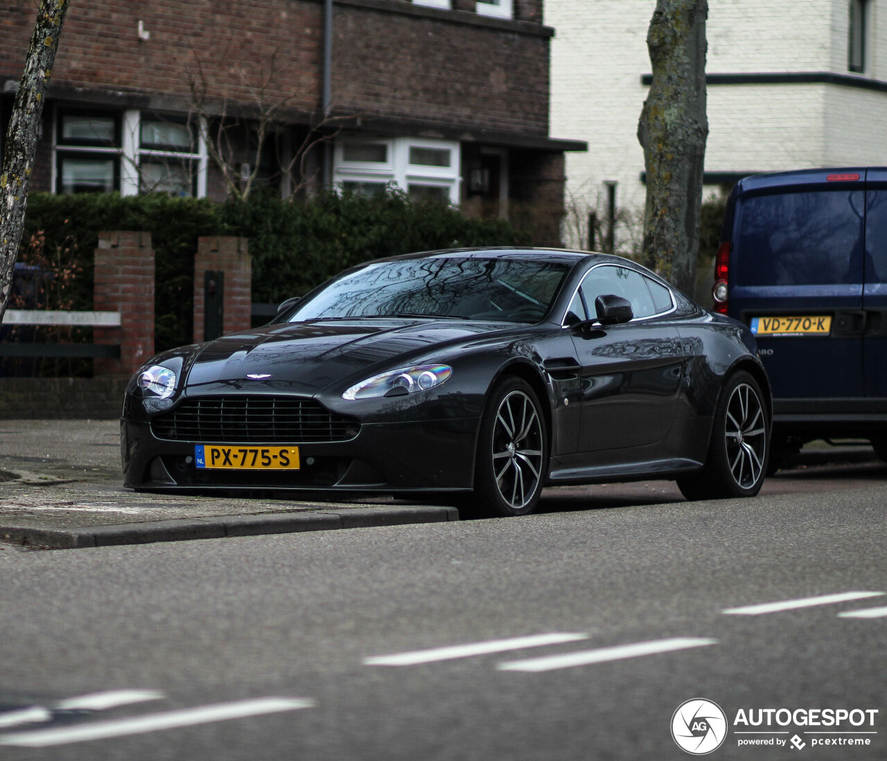 Aston Martin V8 Vantage S