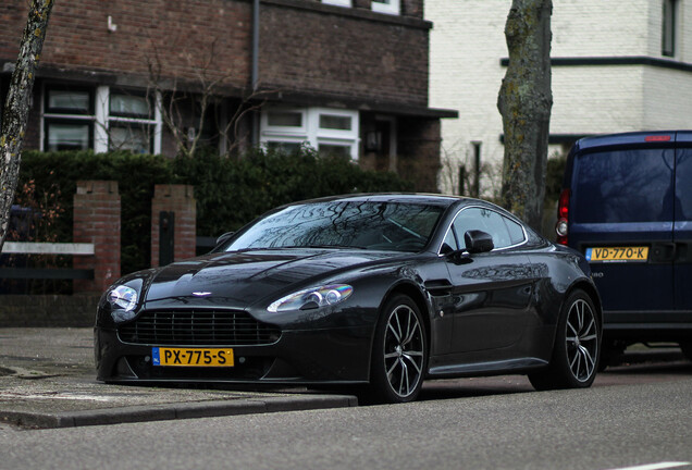 Aston Martin V8 Vantage S