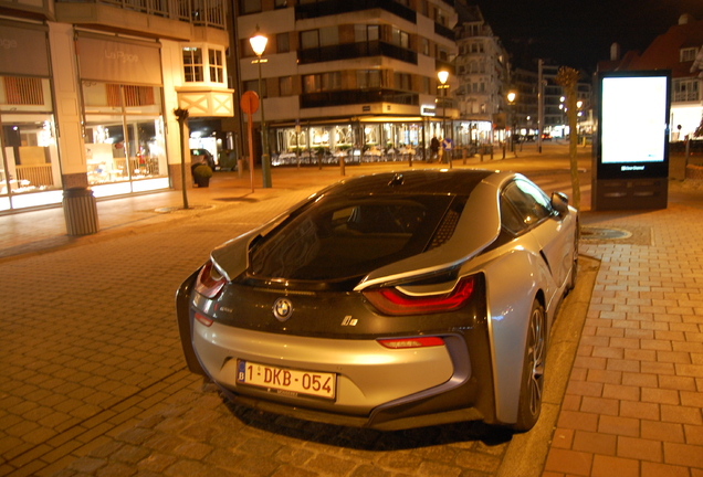 BMW i8