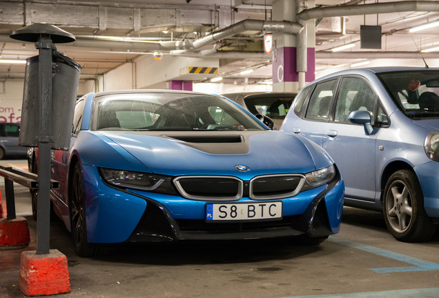 BMW i8