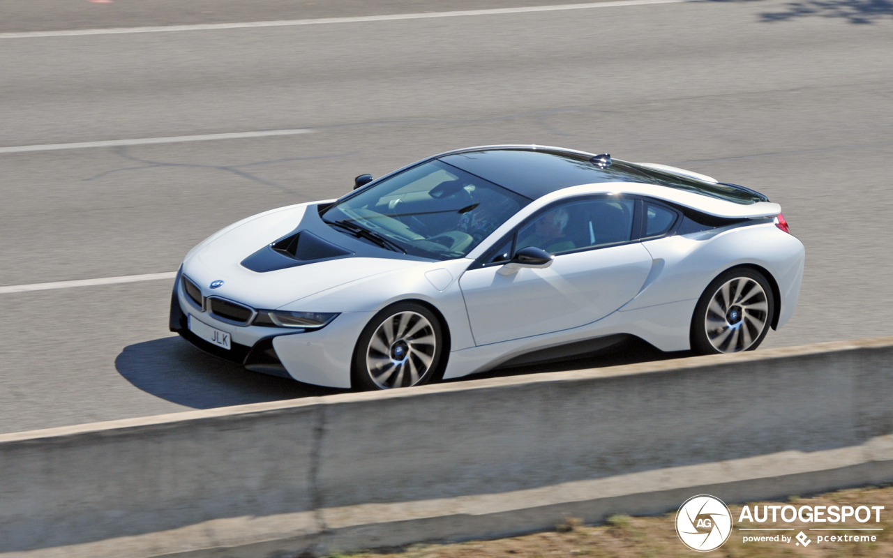 BMW i8