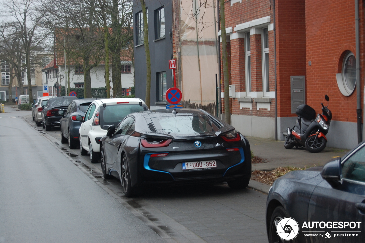 BMW i8