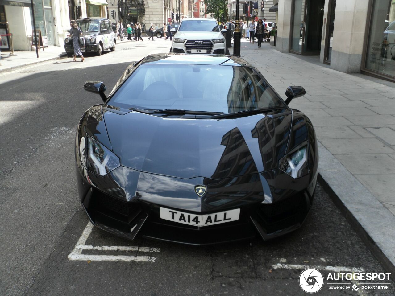 Lamborghini Aventador LP700-4