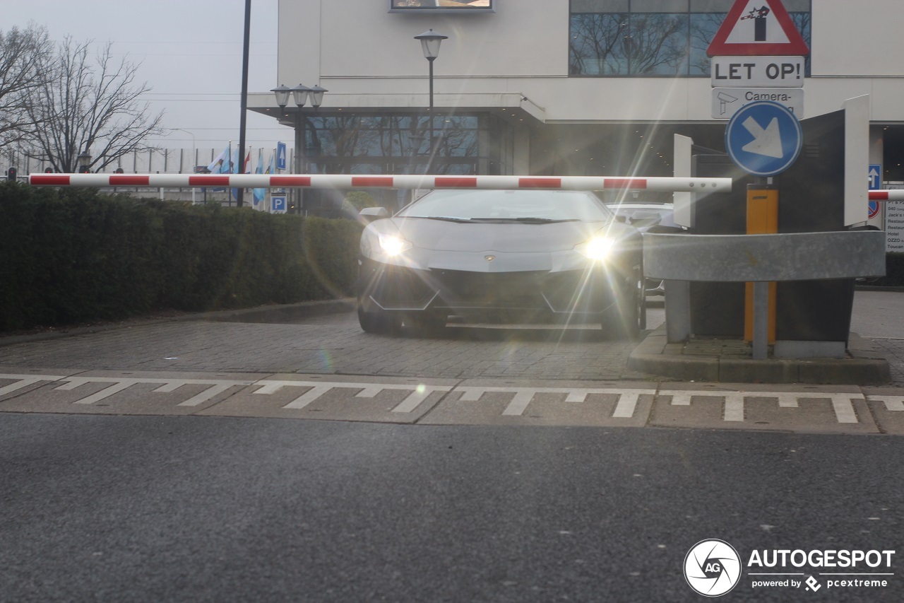 Lamborghini Aventador LP700-4