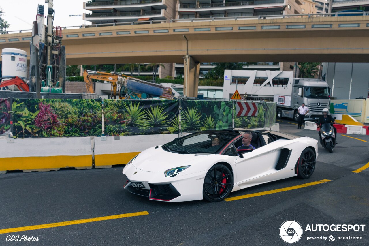 Lamborghini Aventador LP700-4 Roadster Pirelli Edition