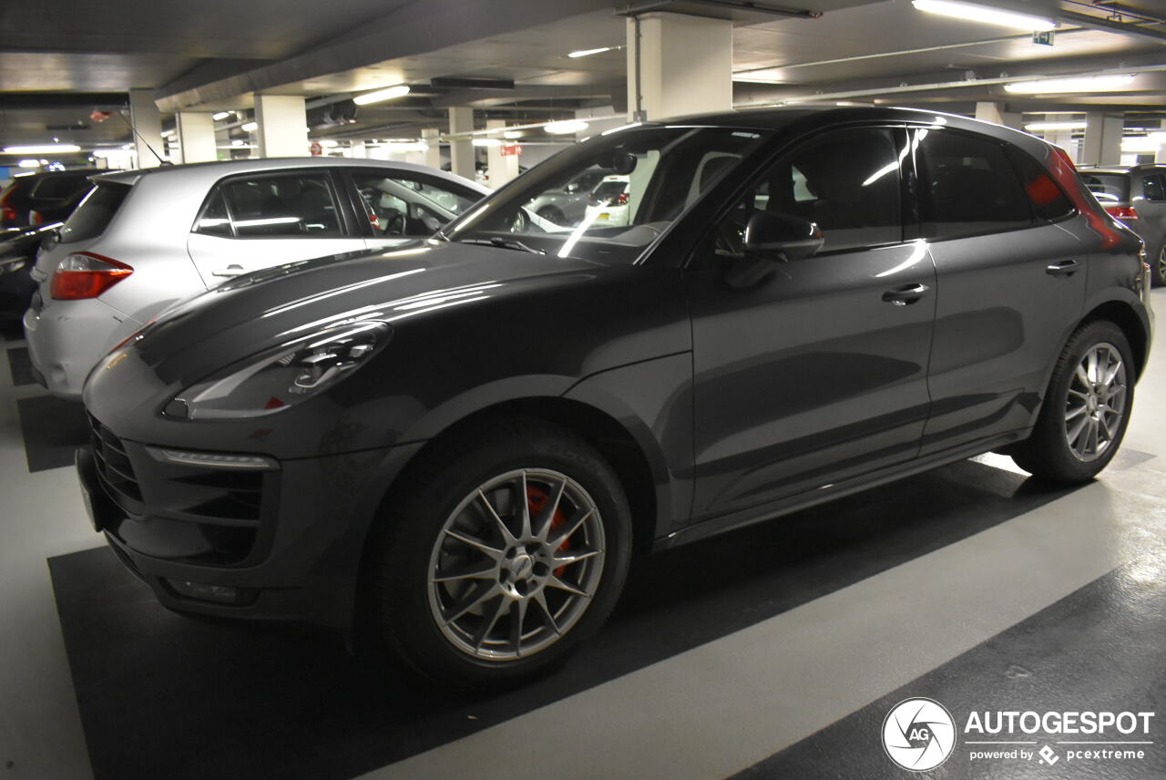 Porsche 95B Macan GTS