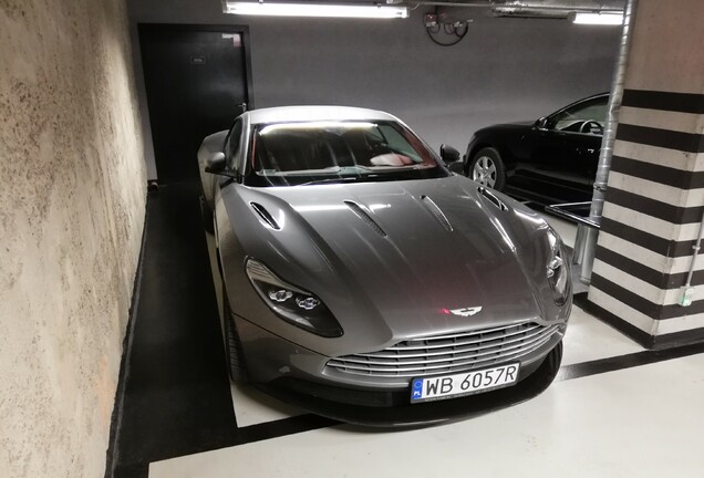 Aston Martin DB11