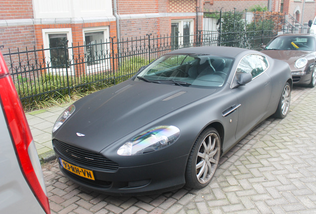 Aston Martin DB9