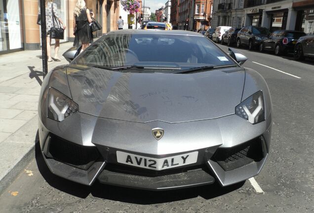 Lamborghini Aventador LP700-4